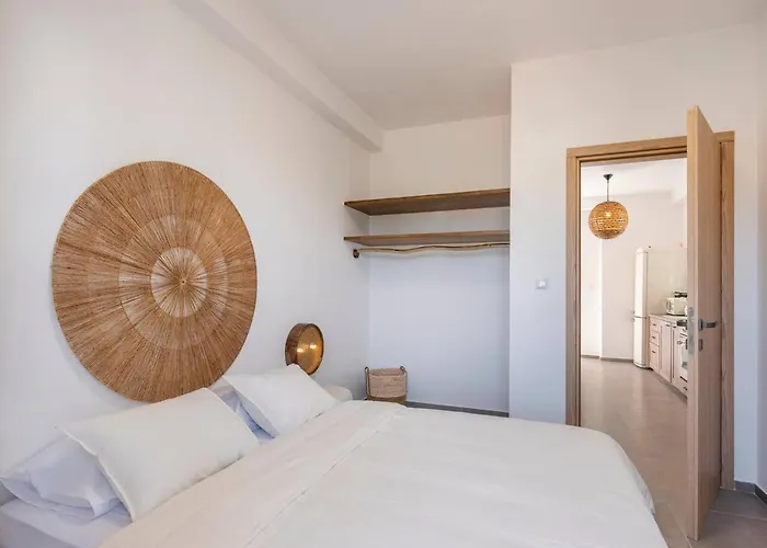 Pounta, 2br W Shared Pool, Fiora Ii Διαμέρισμα